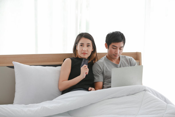 夫妻卧室生活图片下载