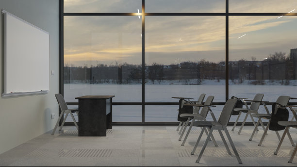 照亮教室在日落与冬季景观图片下载