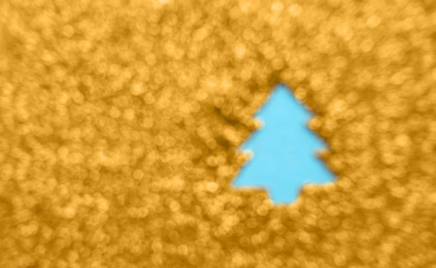 快乐圣诞蓝树概念2020快乐新年装饰顶视图孤立在金色模糊背景桌子最小平铺与金色闪光，冬季节日派对事件卡，拷贝空间图片下载