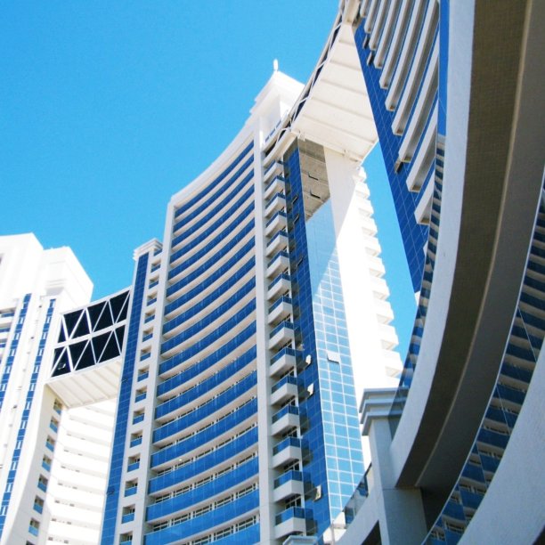 三个建筑图片下载