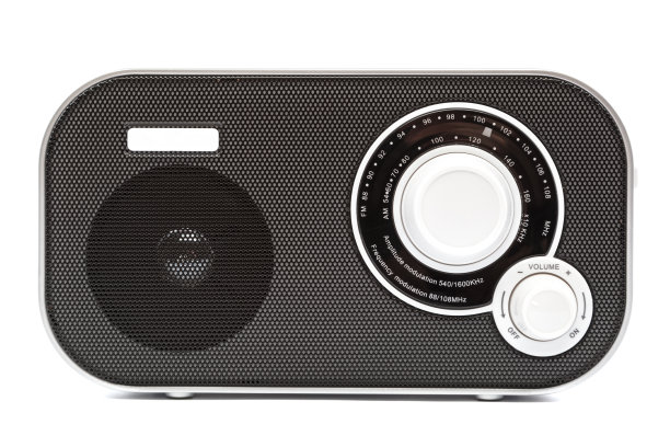 时尚的小型无线电接收机隔离在白色背景图片下载