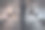 屋顶有横梁和光反射器图片下载