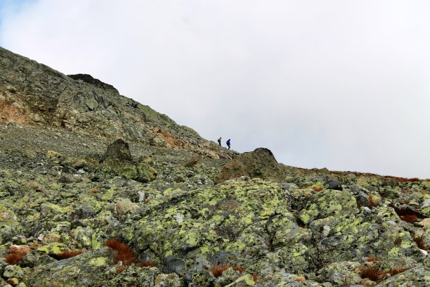 徒步旅行一座山图片下载