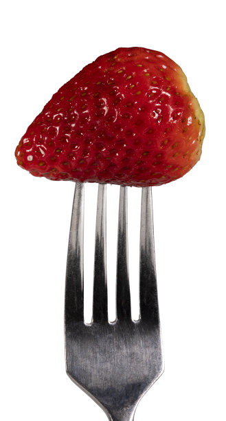 叉子上的大草莓图片下载