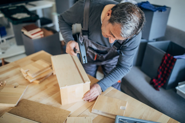 高级木匠工作图片下载