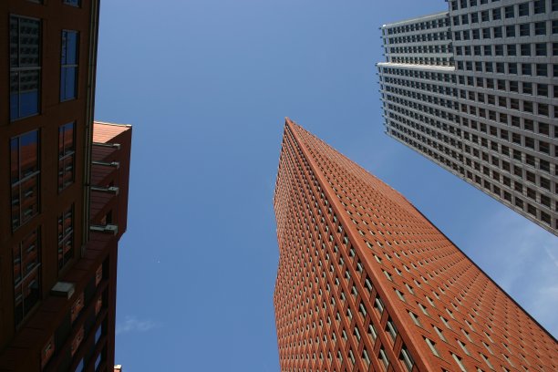 对称的城市图片下载