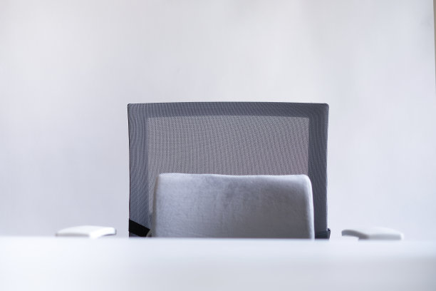 现代办公空间。灰色和白色。图片下载