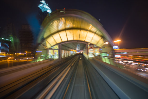 迪拜地铁：世界最长的全自动地铁网络（75公里）图片下载