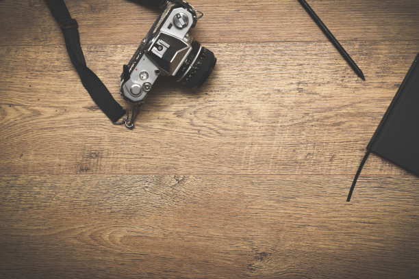 复古风格的对象，博客摄影和写作在复古木背景图片下载