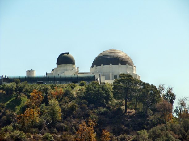 洛杉矶格里菲斯公园的格里菲斯天文台。图片下载