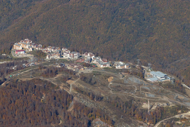 Gorkygorod从空中为您报道红波利亚纳。图片下载