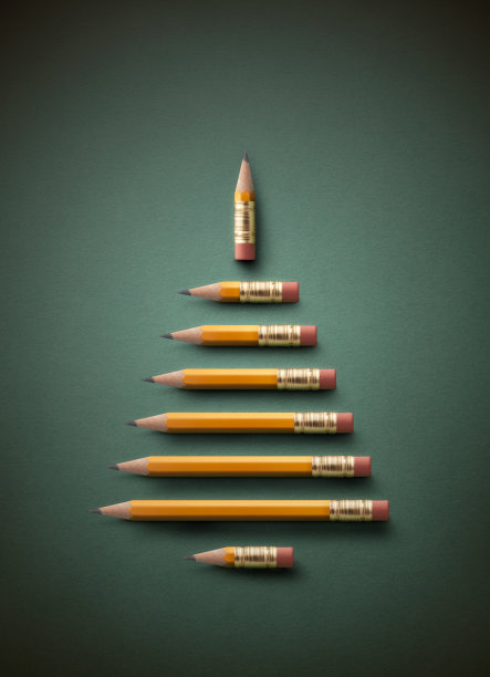 用铅笔做成的圣诞树图片下载