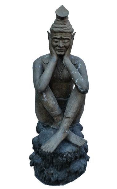 一个古老的金属雕塑，描绘了一个坐着的人用手捂住耳朵。孤立。白色背景。图片下载