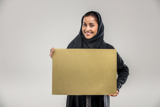 背景中的阿拉伯妇女图片下载