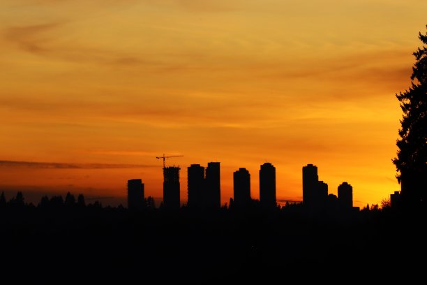 工地吊车黄昏时吊车库存照片图片下载