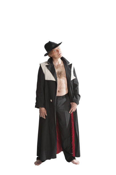 穿着蒸汽朋克服装的男人。图片下载