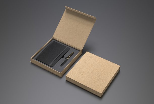 空白乳品厂和钢笔设置烙印和模拟。3 d渲染插图。图片下载