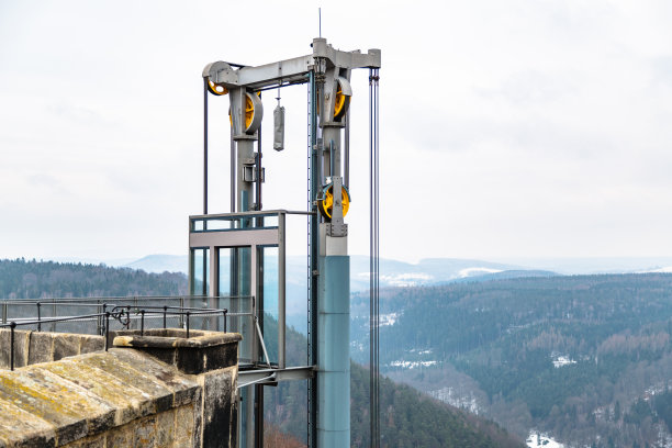 玻璃电梯到撒克逊石观景台图片下载