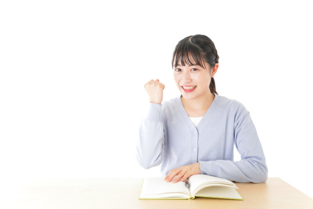 年轻的学生因理解而欣喜图片下载