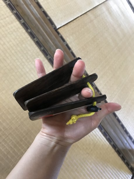 响板是冲绳石垣的传统乐器图片下载