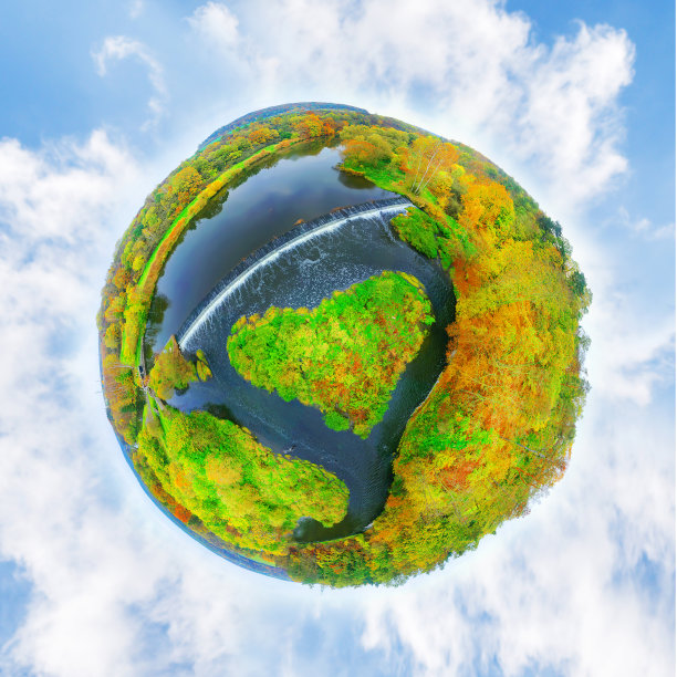 绿色心形岛在河上的贝龙卡自然公园。皮尔森附近的自然奇观。捷克共和国的神奇目的地。图片下载