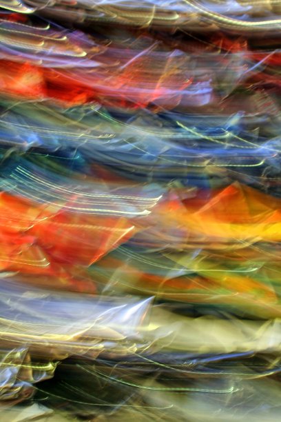 动态模糊拍摄的汽车碰撞雪崩图片下载