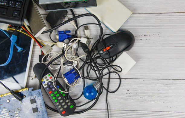 电子废弃物的概念-垃圾电子废弃物可循环利用，旧设备电子废弃物处理管理，再循环利用和回收图片下载