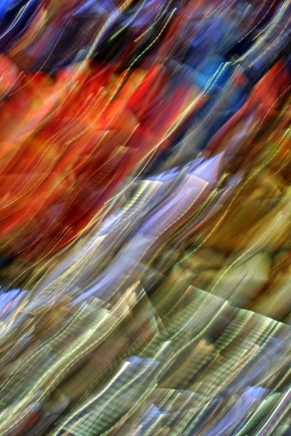 动态模糊拍摄的汽车碰撞雪崩图片下载