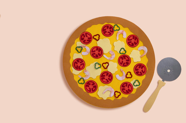 纸质海鲜披萨和刀图片下载