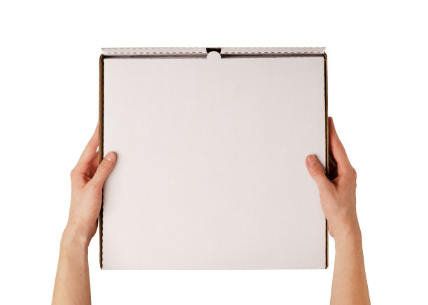 送货员拿着空白的披萨盒模型图片下载