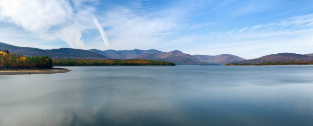 秋山湖静图片下载