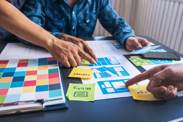 UX/UI设计团队帮助创建内容和形式的移动应用程序，让用户更容易使用。图片下载