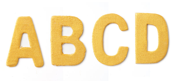 白色背景上的金色字体字母A-B-C-D图片下载
