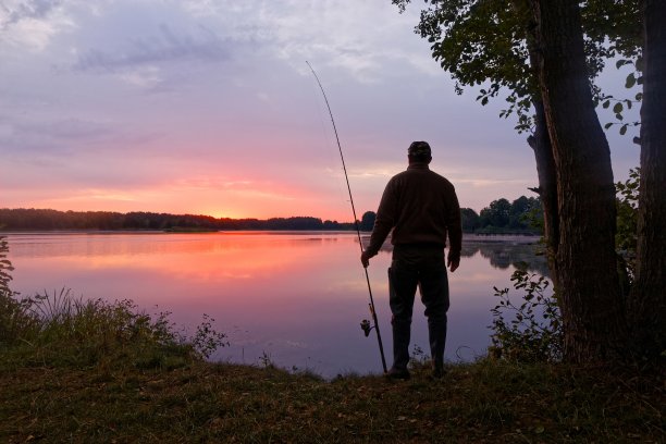 垂钓者图片下载