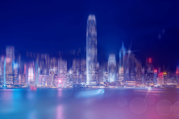 抽象的以城市为背景的彩色圆形散景。双重曝光图片下载