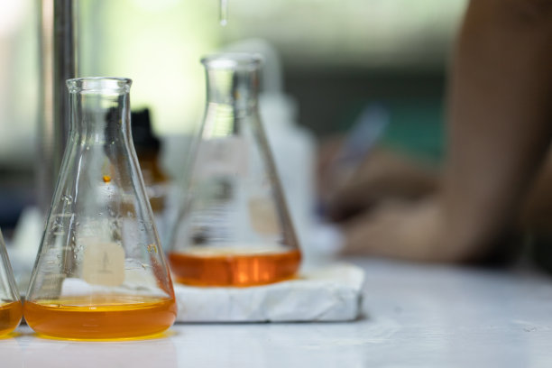 溶解氧(OD)、生化需氧量(BOD)和碱度实验室分析。图片下载