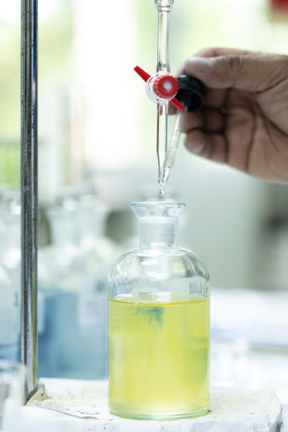 溶解氧(OD)、生化需氧量(BOD)和碱度实验室分析。图片下载