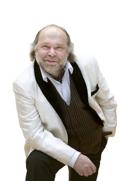 有胡子的迷人的快乐的中年男子图片下载