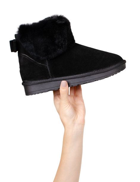 黑色女式皮鞋。孤立在白色的。图片下载