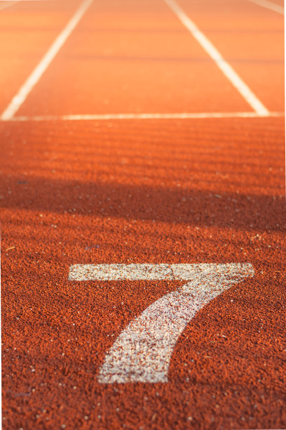 红色的跑道图片下载