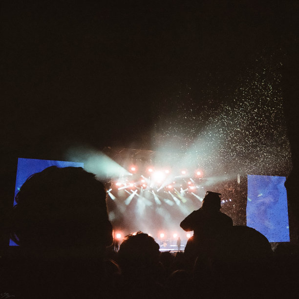 音乐会纸屑图片下载