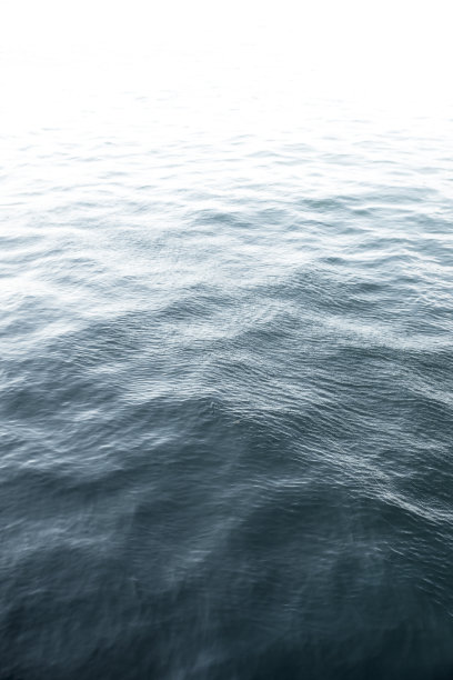 蓝色的大海，大海。环境、旅游和自然的概念。图片下载