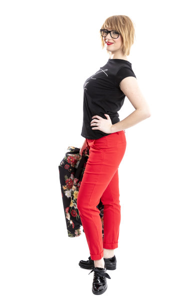 为新衣服摆姿势图片下载