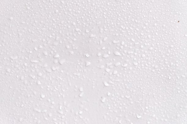 在白壁上选择性聚焦滴图片下载