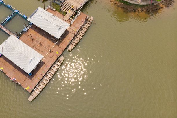 旅客通过水湖图片下载
