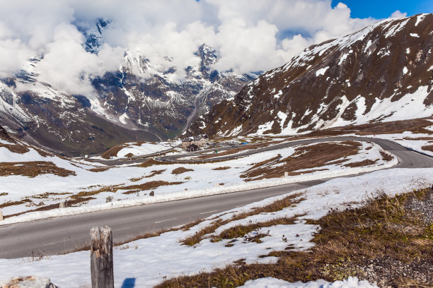 九月的第一场雪。图片下载
