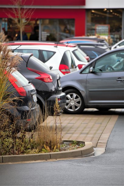 路上的汽车图片下载