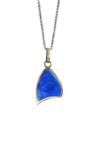 蓝色吊坠孤立图片下载