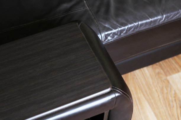 经典的软垫家具，皮革沙发的细节图片下载