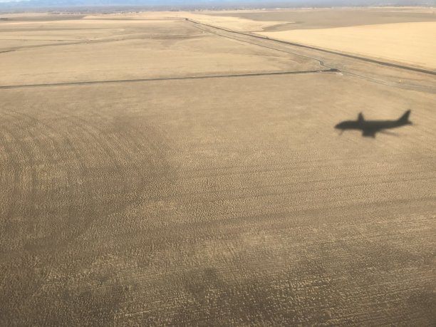 加州农场的飞机视图图片下载